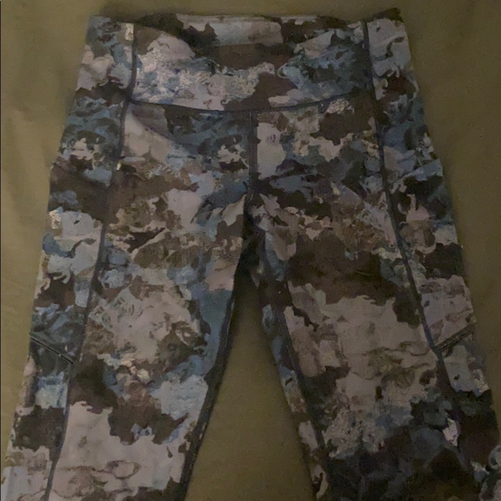 Brand new Lululemon pants!!